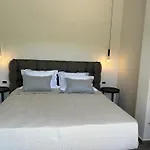 X Luxury Suites