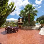 Villa Atlantis