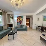 Villa Atlantis