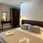 X Luxury Suites