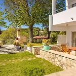 Costa Avithos