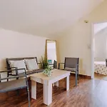 Lithostroto Suites