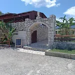 Camping Karavomilos