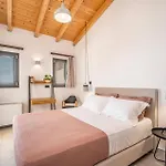 Villa Olive Cottage By Villa Plus
