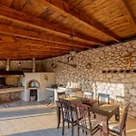 Piedra Villa