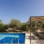 Villa Pinelopi