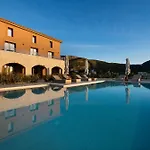 Reveli Suites