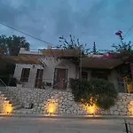 Caldera Apartments Assos