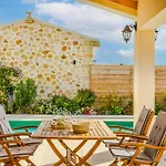 Villa Alexander Lakithra