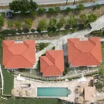Lorraine'S Apartments Close To Lourdas Beach
