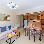 Vista Verde Studios & Apartments
