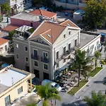 Peratzada Central Suite