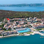 R-Ammos Family Apartment