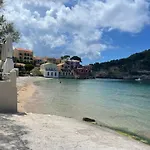 Asos Beachfront Apartment, Center Village, 20M Beach - Near Myrtos - Fiskardo