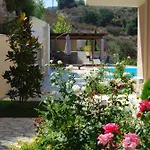 Ellis Villas