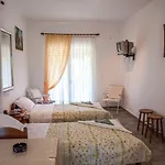 Thimios Rooms