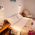 Thimios Rooms
