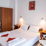 Thimios Rooms