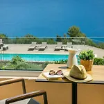 Martini Waterfront Suites