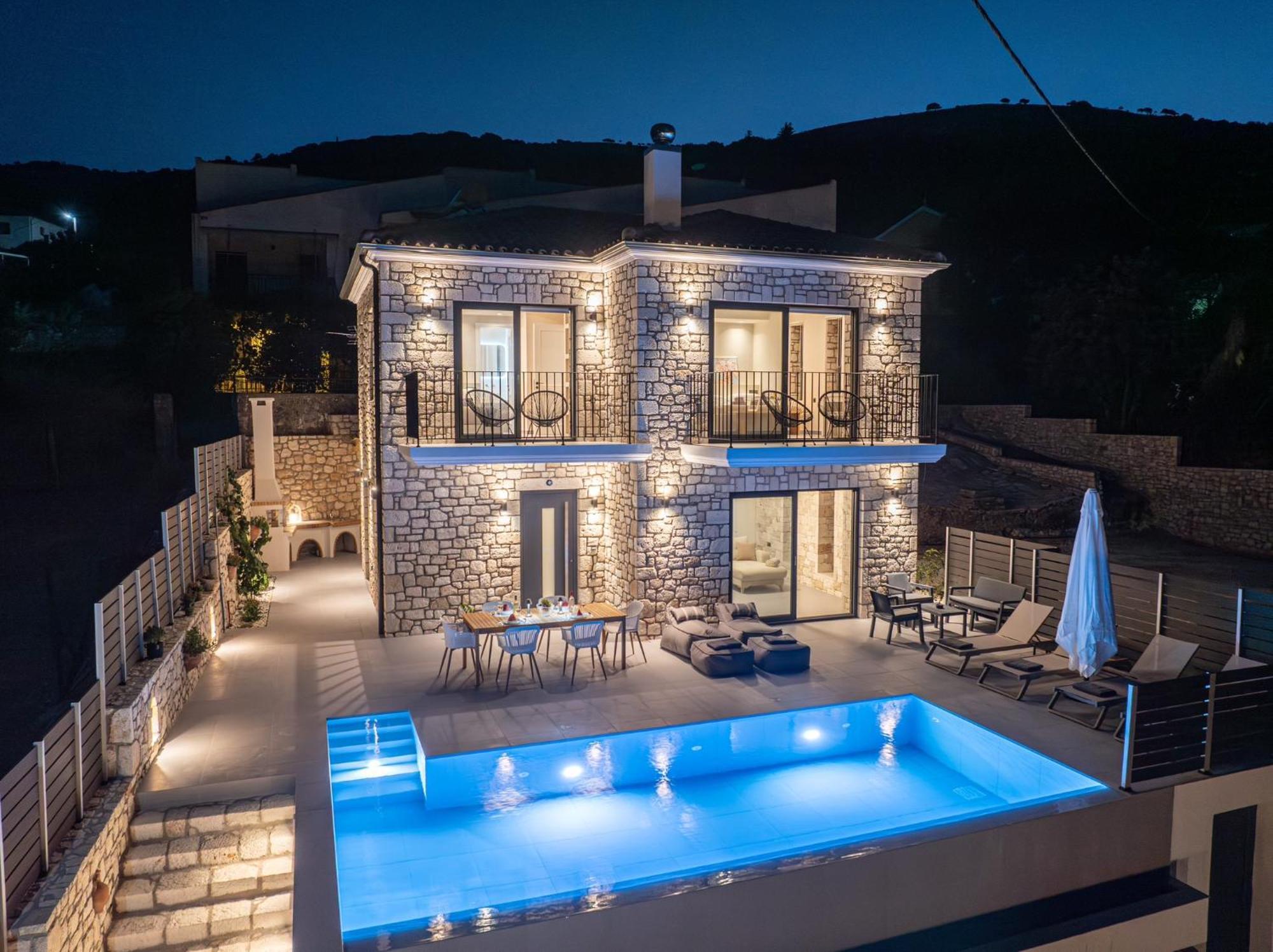 Villa Brand New Stone Aris !! *