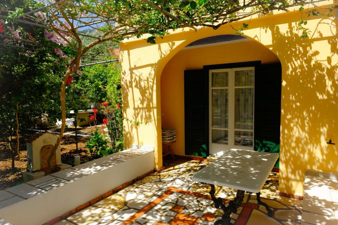 Apartment House With Garden Near The Sea *
