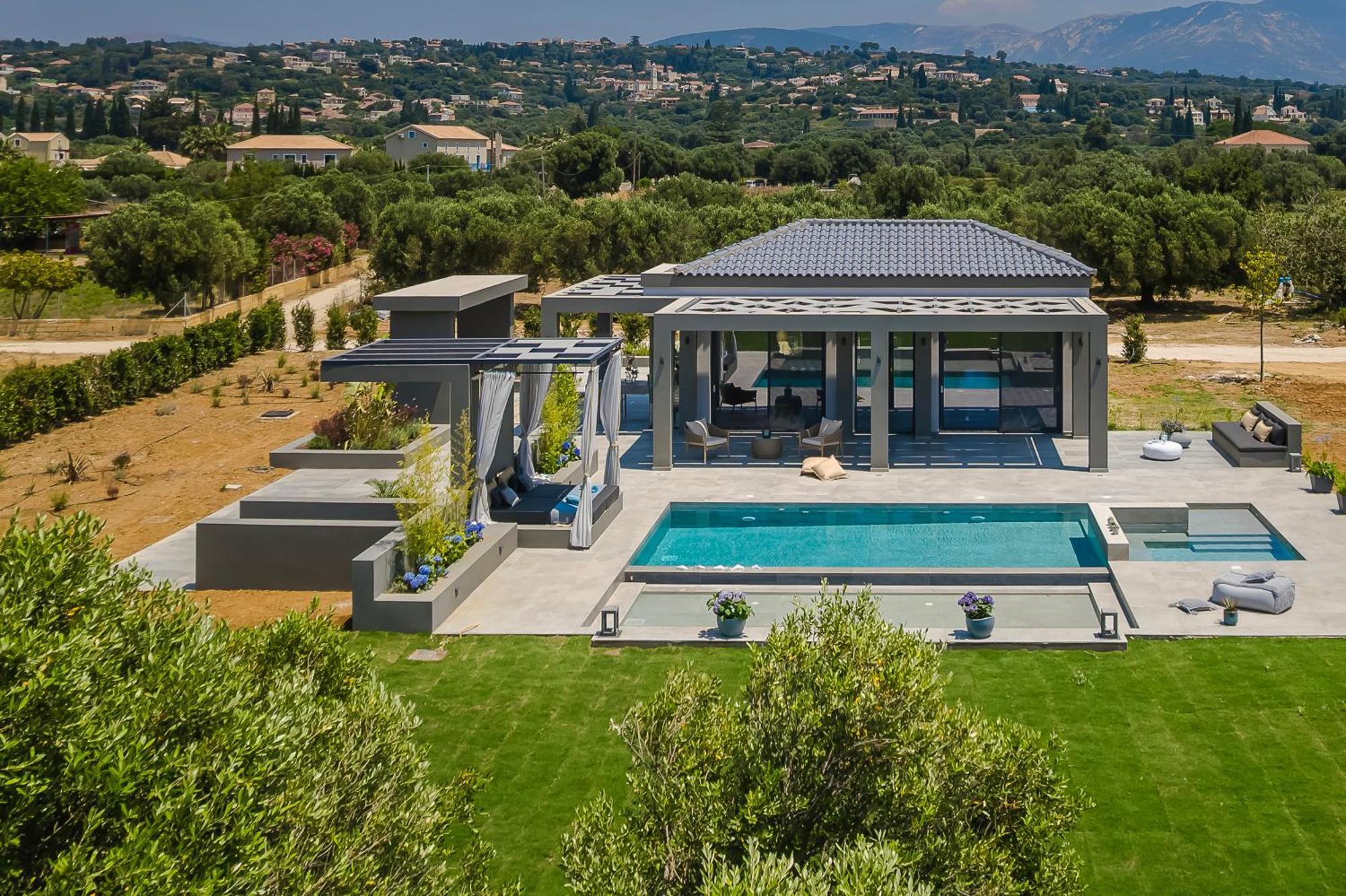 Aegiali Luxury Kaligata