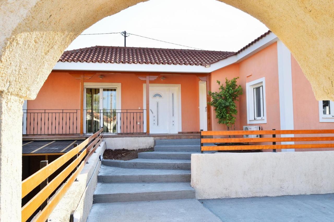Rea House 1 Apartment Razata